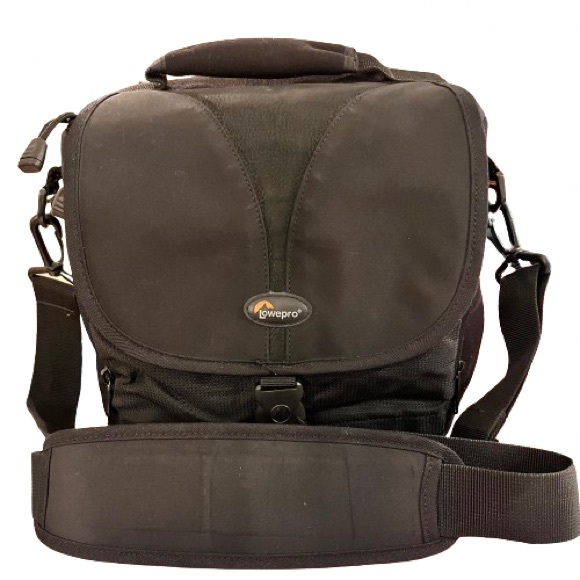 Lowepro Rezo 170 AW Camera Bag (Black) - Picture 7 of 12